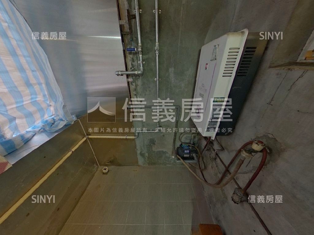 近未來捷運。大空間公寓房屋室內格局與周邊環境