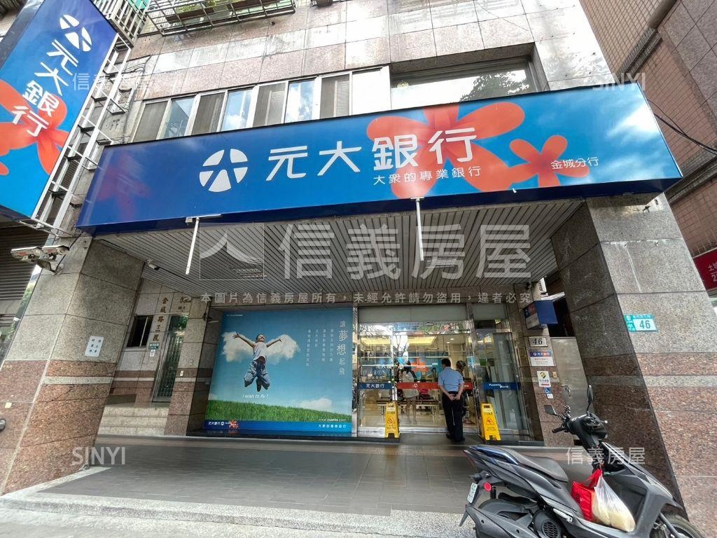 近未來捷運。大空間公寓房屋室內格局與周邊環境