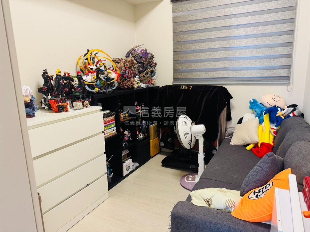 崇利黃金豪邸兩房平面車位房屋室內格局與周邊環境