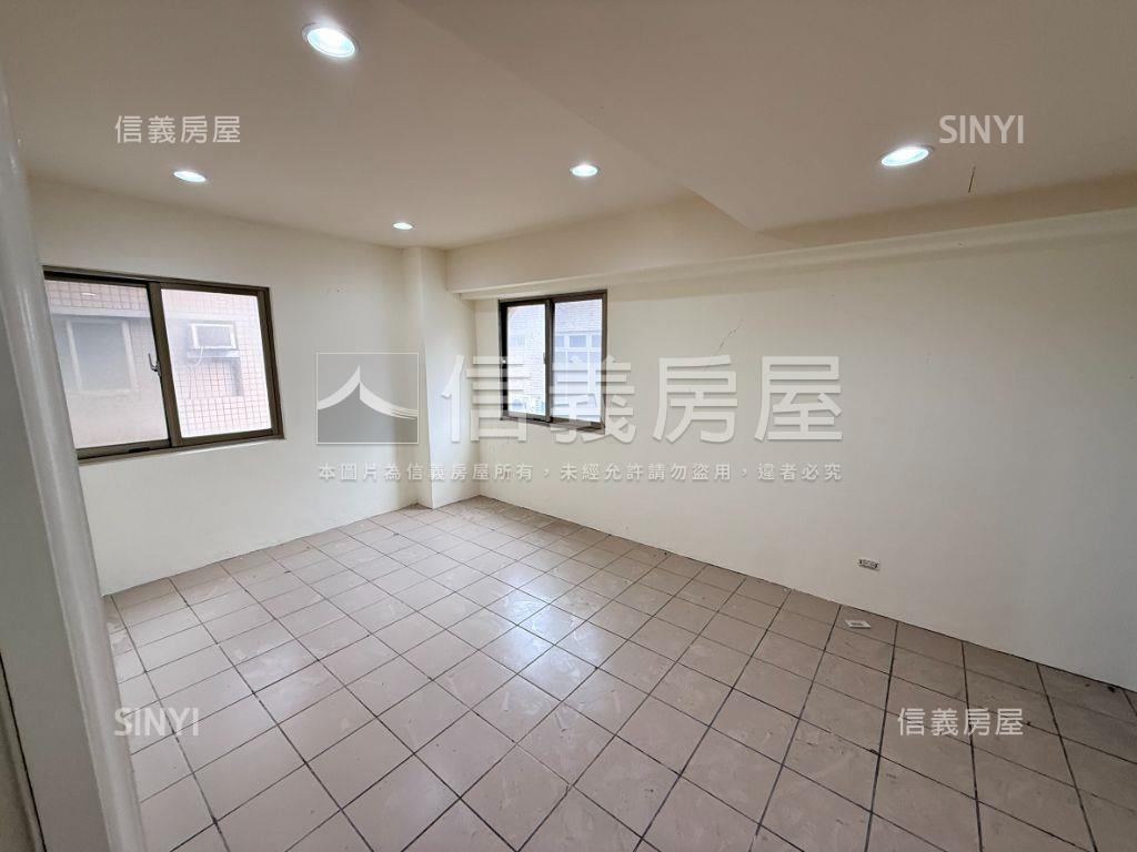 中壢環北路）邊間黃金店王房屋室內格局與周邊環境