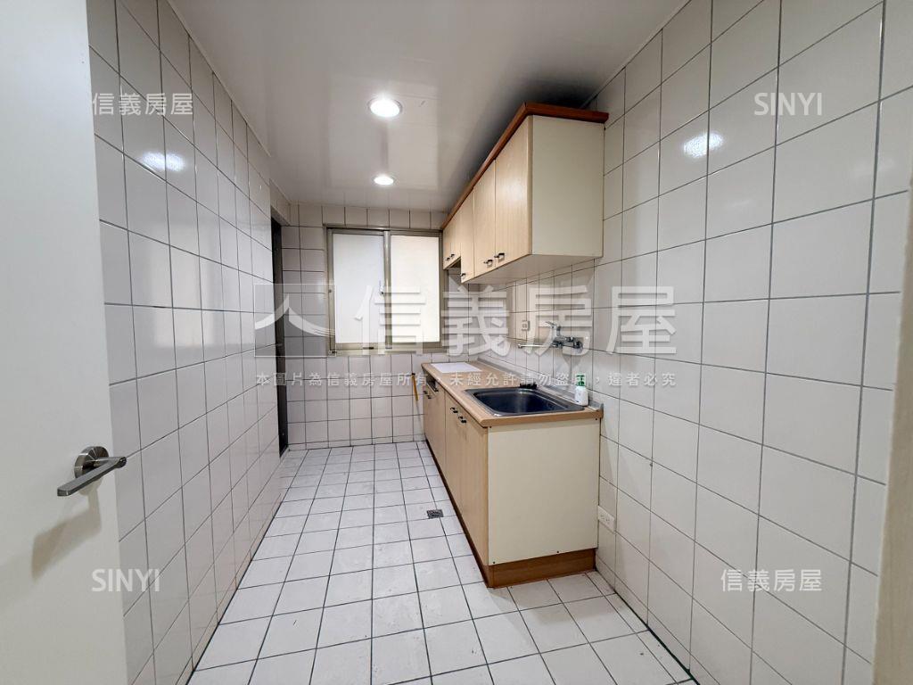 中壢環北路）邊間黃金店王房屋室內格局與周邊環境