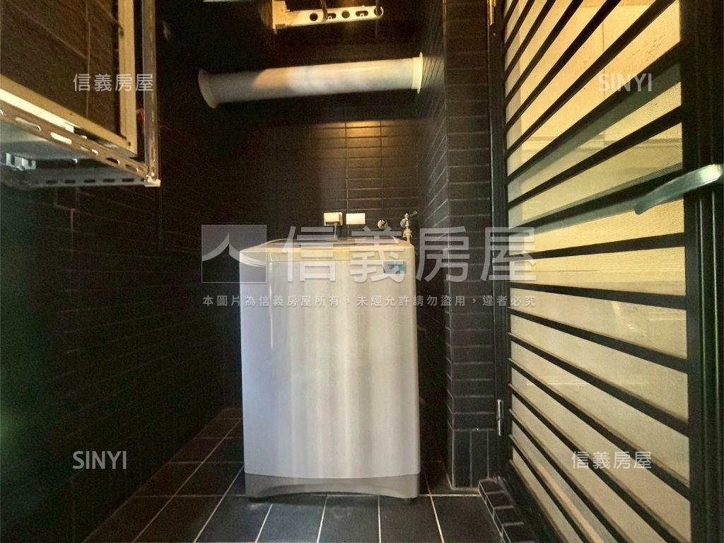 美術館質感兩房車位房屋室內格局與周邊環境