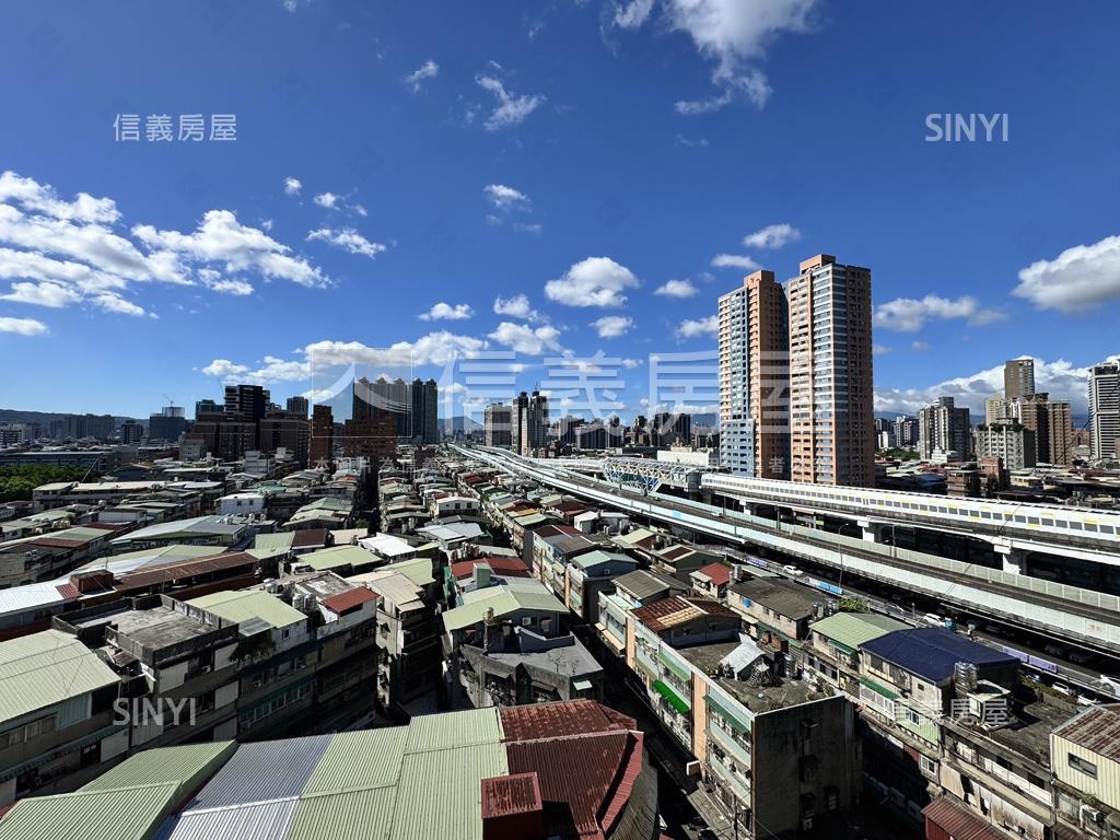 近捷運帝王家稀有樓中樓房屋室內格局與周邊環境