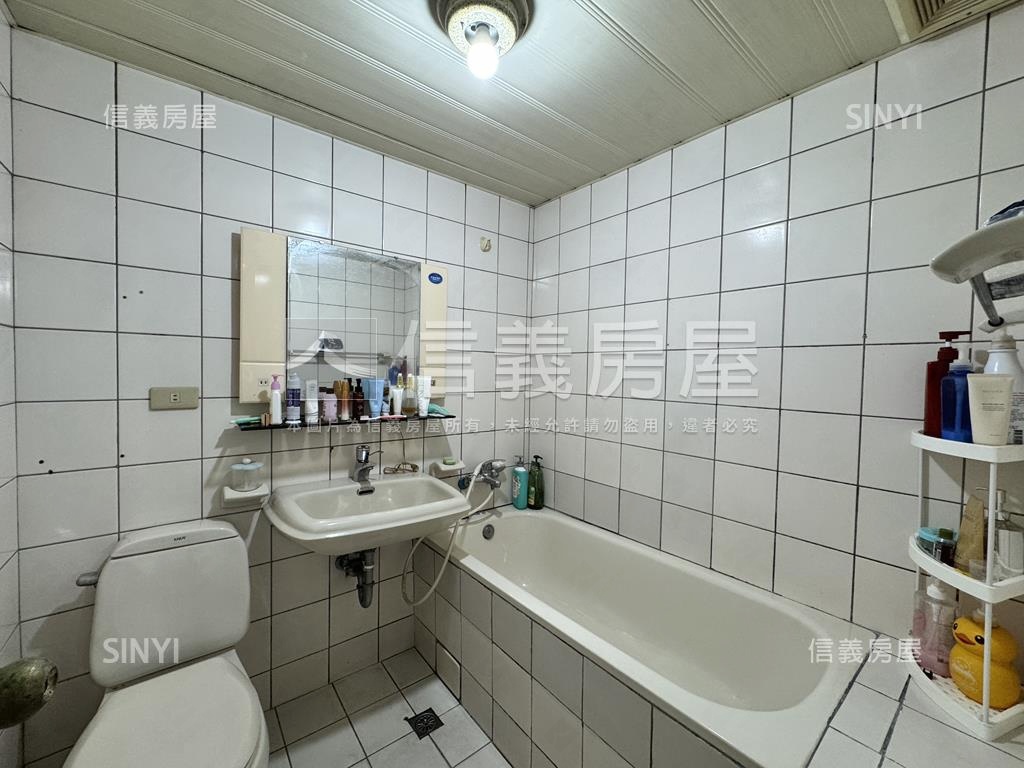 近捷運帝王家稀有樓中樓房屋室內格局與周邊環境