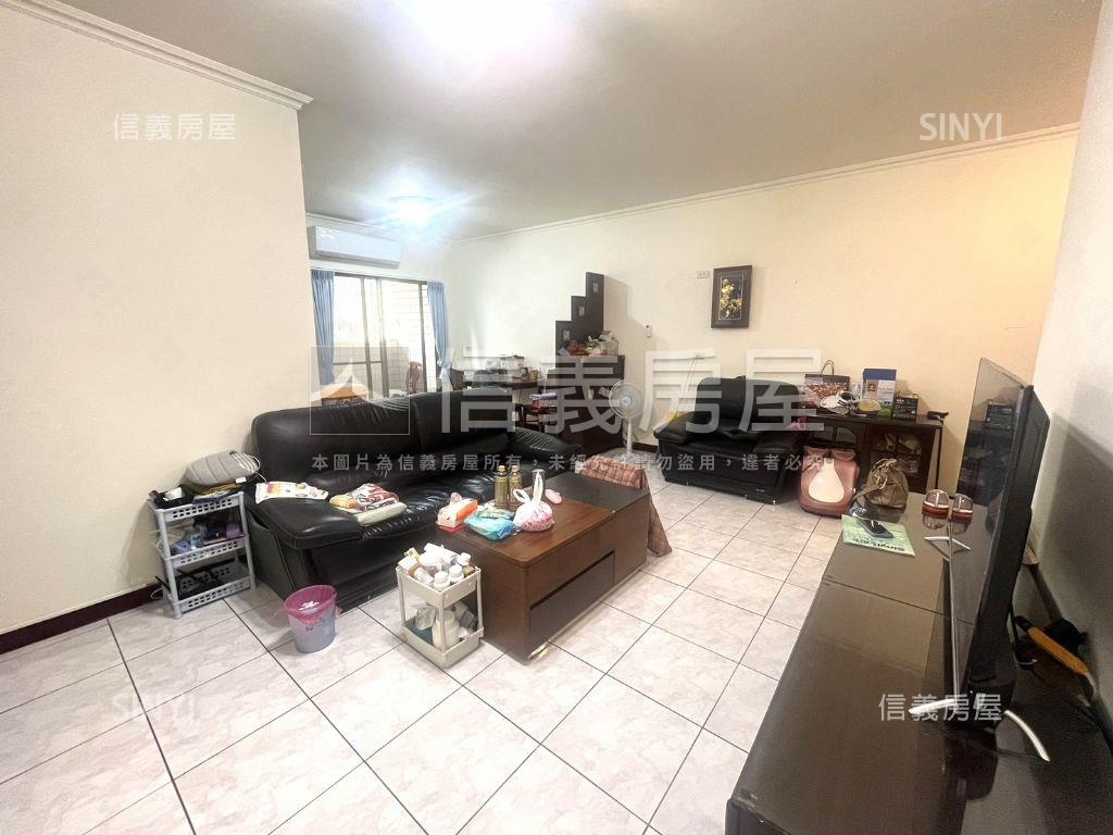 近捷運稀有電梯三房房屋室內格局與周邊環境