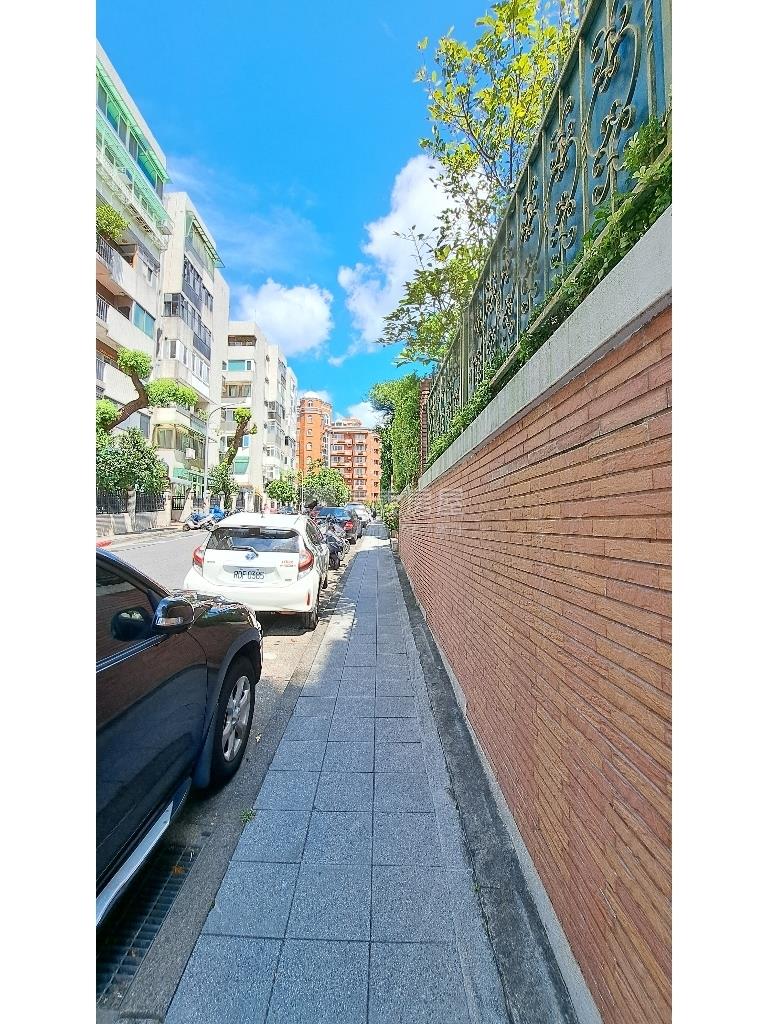 絕對專任～天母盛莊別墅房屋室內格局與周邊環境