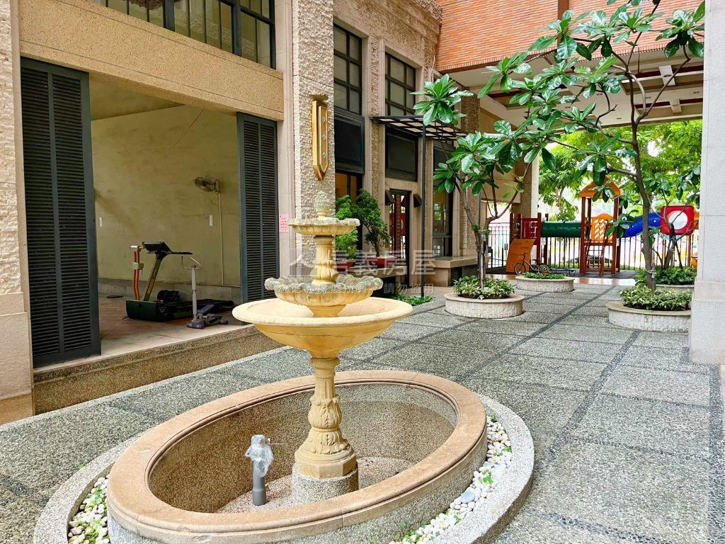 美術館公園景觀四房平車房屋室內格局與周邊環境