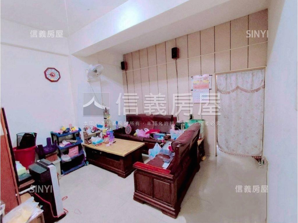 五甲正路黃金透店房屋室內格局與周邊環境