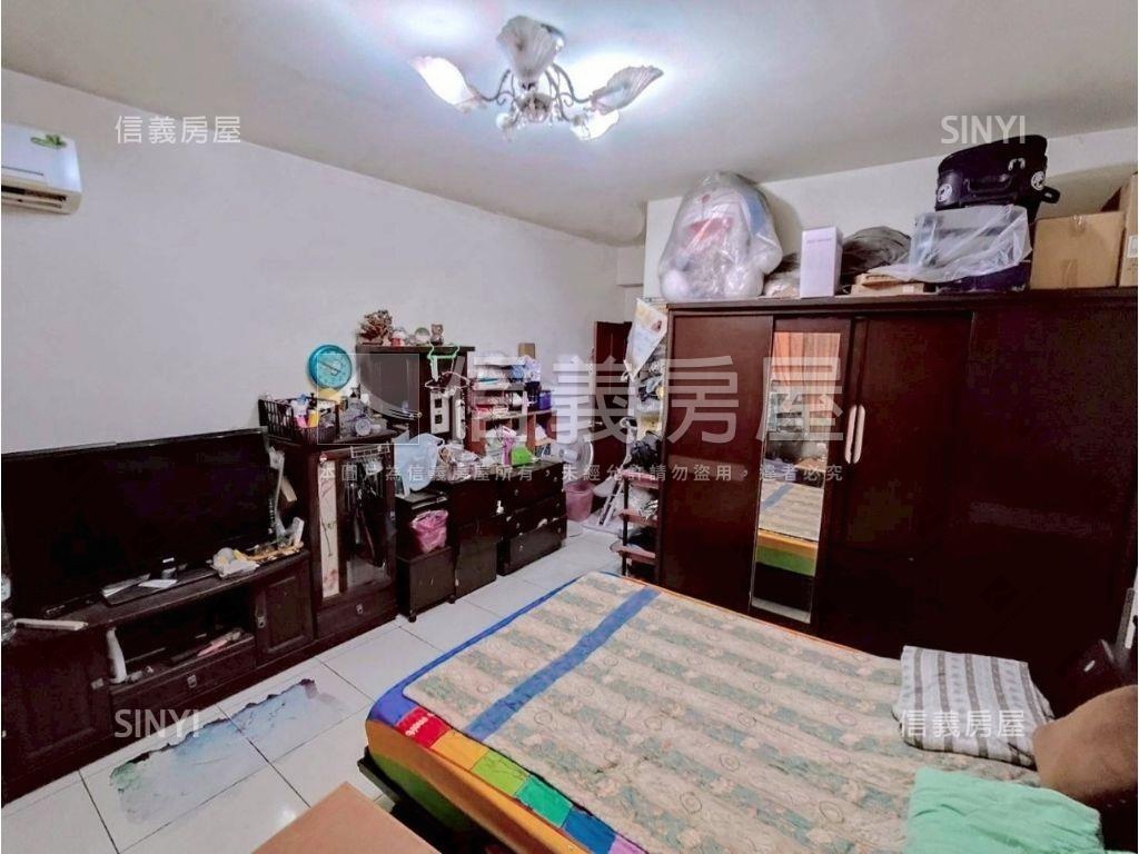 五甲正路黃金透店房屋室內格局與周邊環境
