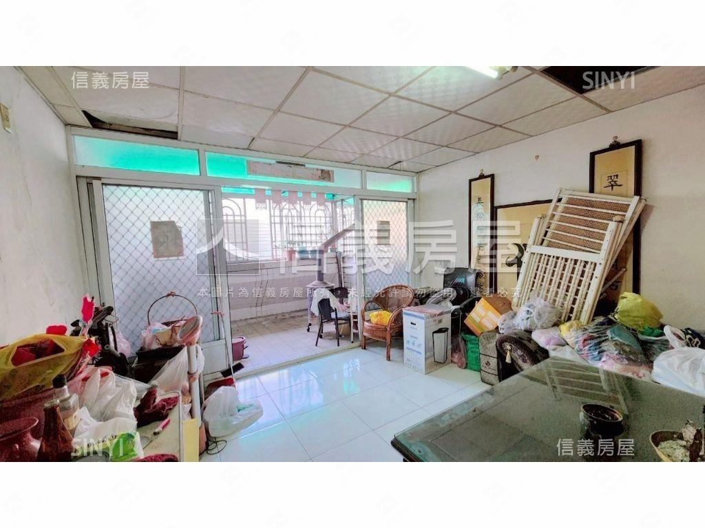 五甲正路黃金透店房屋室內格局與周邊環境