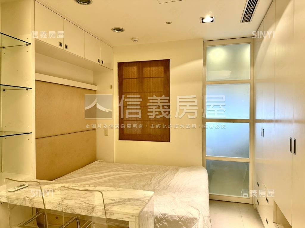 信義香榭１２高樓美宅房屋室內格局與周邊環境