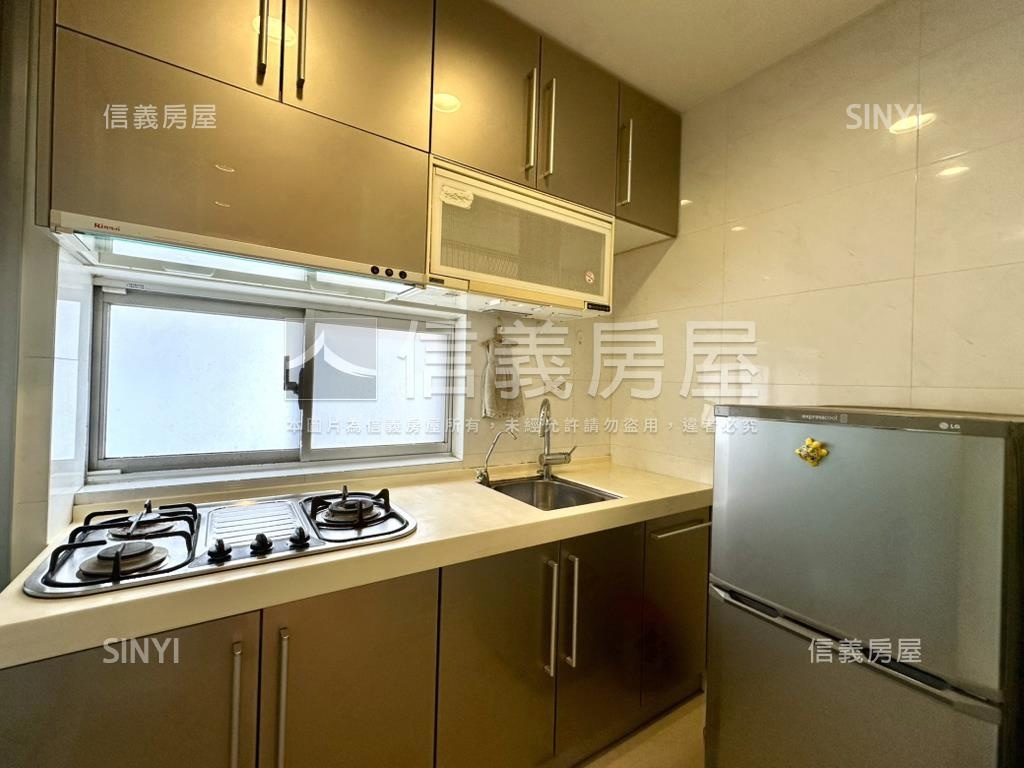 信義香榭１２高樓美宅房屋室內格局與周邊環境