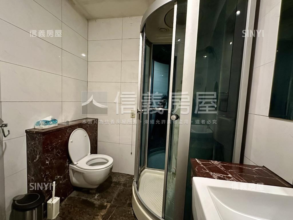 信義香榭１２高樓美宅房屋室內格局與周邊環境
