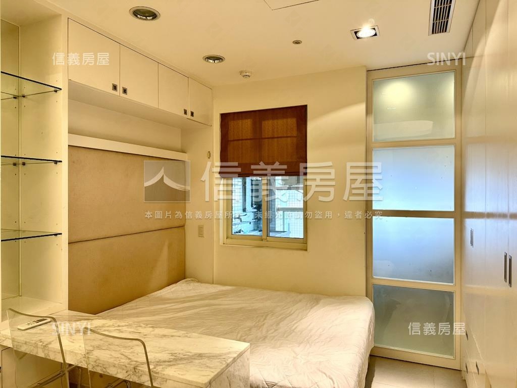 信義香榭１２高樓美宅房屋室內格局與周邊環境