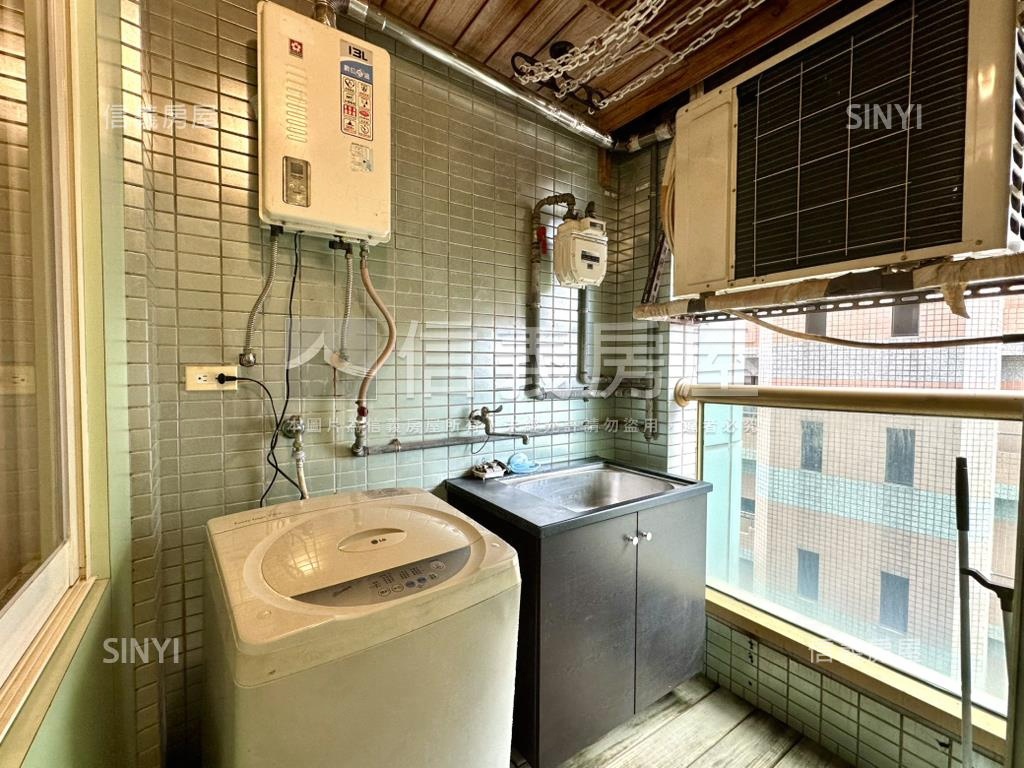 信義香榭１２高樓美宅房屋室內格局與周邊環境