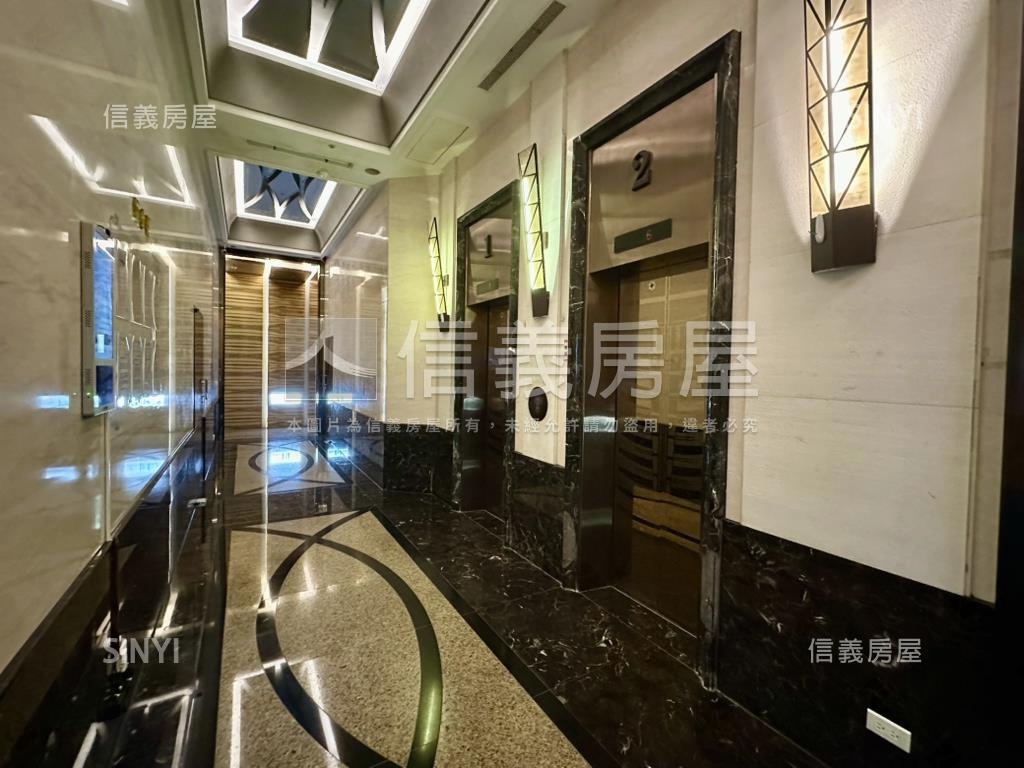 信義香榭１２高樓美宅房屋室內格局與周邊環境