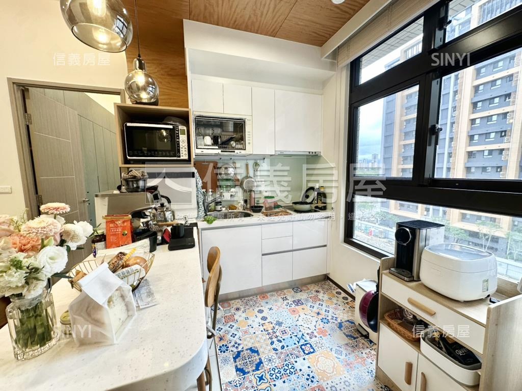 邊間瑞典月灣兩房車位房屋室內格局與周邊環境