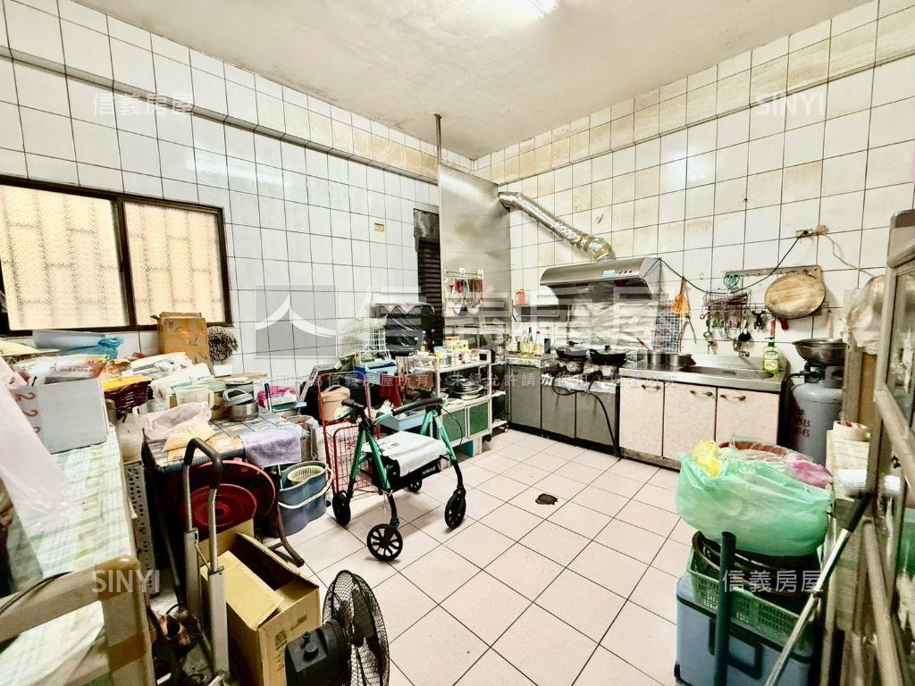 近安中路｜小資大地坪車墅房屋室內格局與周邊環境