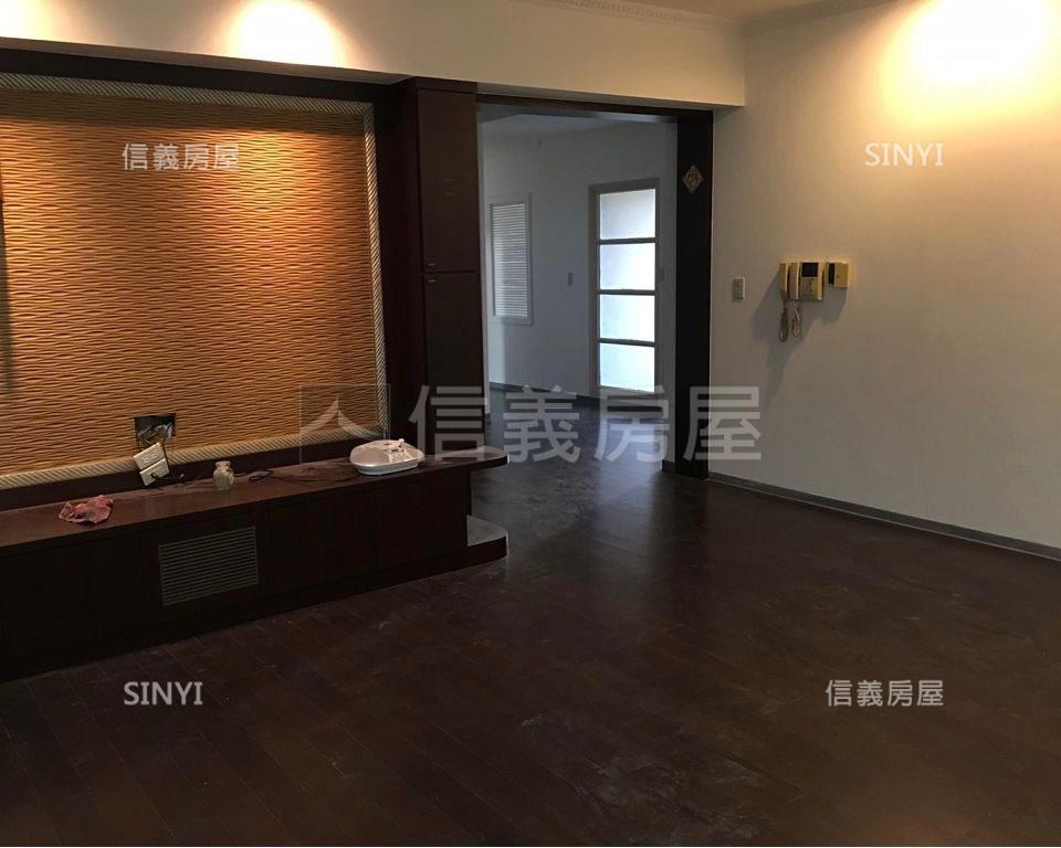 新北市蘆洲區永安豪邸四房車位 總價50萬 立即了解更多資訊