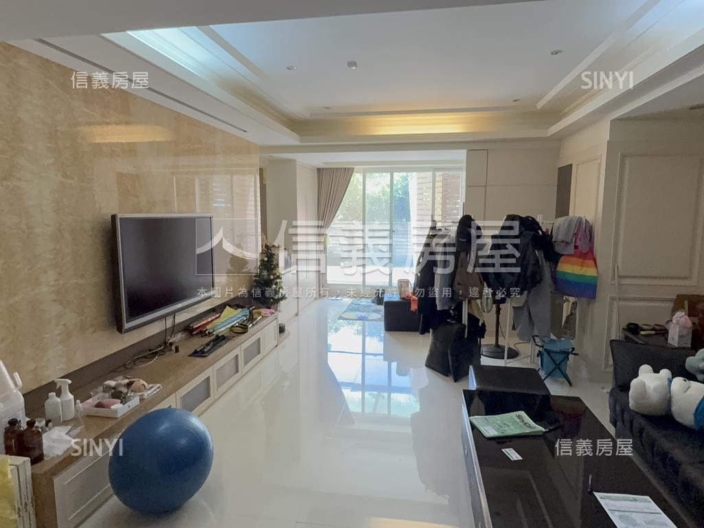 邊間電梯三面採光房屋室內格局與周邊環境