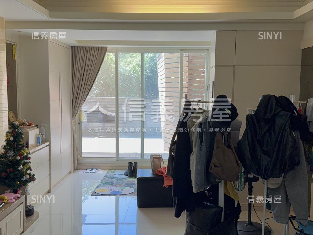 邊間電梯三面採光房屋室內格局與周邊環境