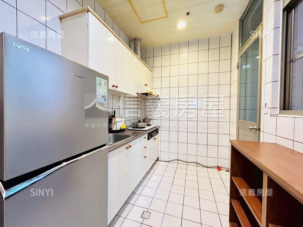 觀海極品開闊視野綠意山景房屋室內格局與周邊環境