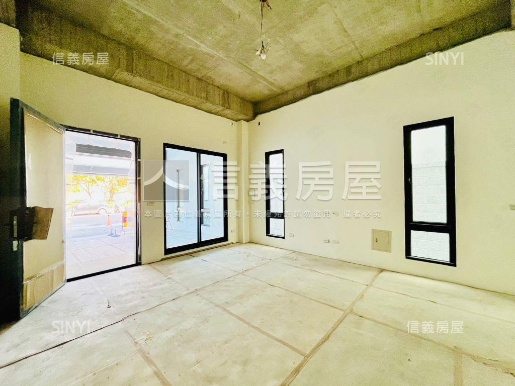面公園全新完工電梯別墅Ａ房屋室內格局與周邊環境
