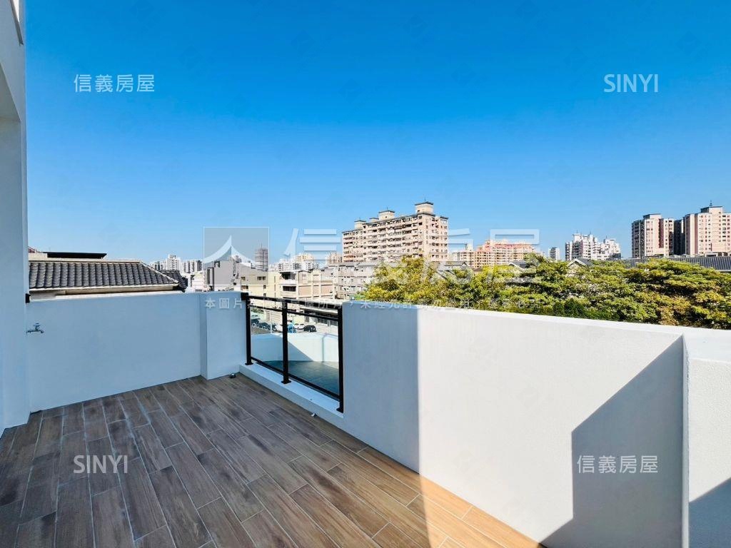 面公園全新完工電梯別墅Ａ房屋室內格局與周邊環境
