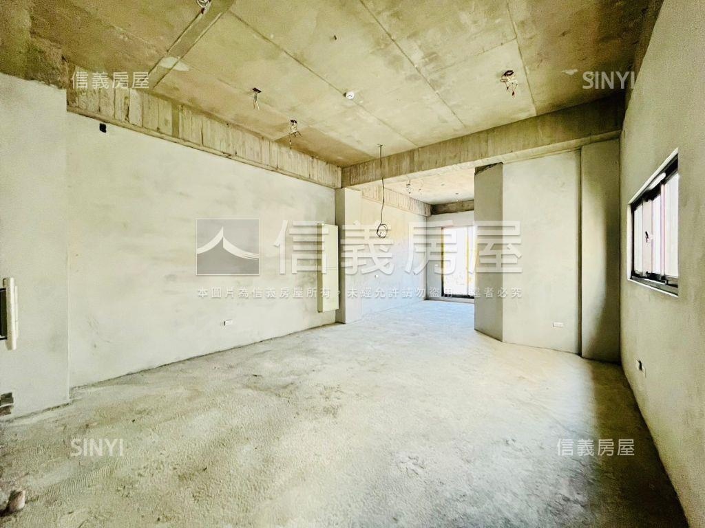 面公園全新完工電梯別墅Ａ房屋室內格局與周邊環境
