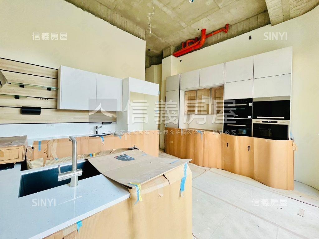面公園全新完工電梯別墅Ａ房屋室內格局與周邊環境
