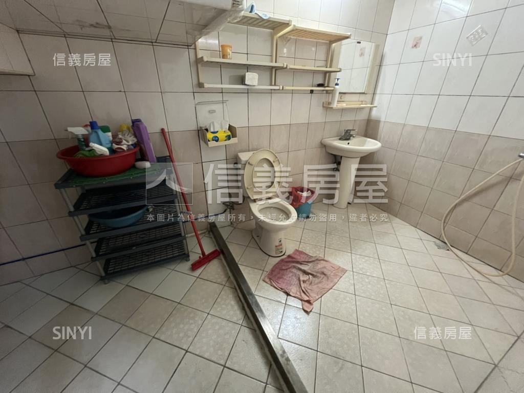 近彰師大。店面房屋室內格局與周邊環境