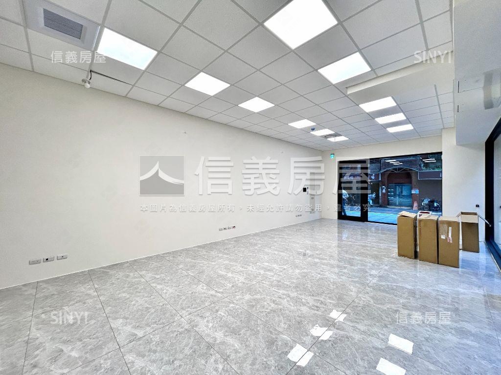朗朗台大三角窗挑高金店面房屋室內格局與周邊環境