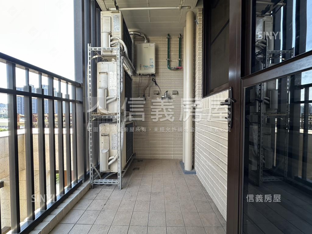 副都心住宅兩房坡平車位房屋室內格局與周邊環境