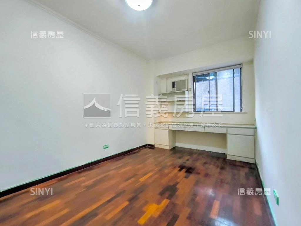 民生社區電梯遠眺陽明山景房屋室內格局與周邊環境