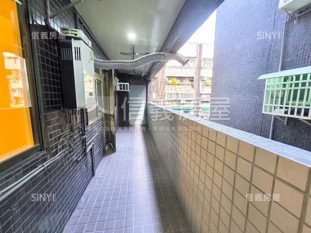 民生社區電梯遠眺陽明山景房屋室內格局與周邊環境