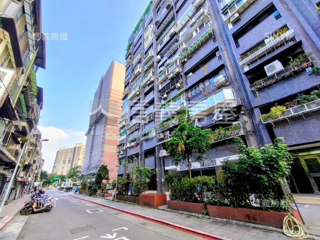 民生社區電梯遠眺陽明山景房屋室內格局與周邊環境