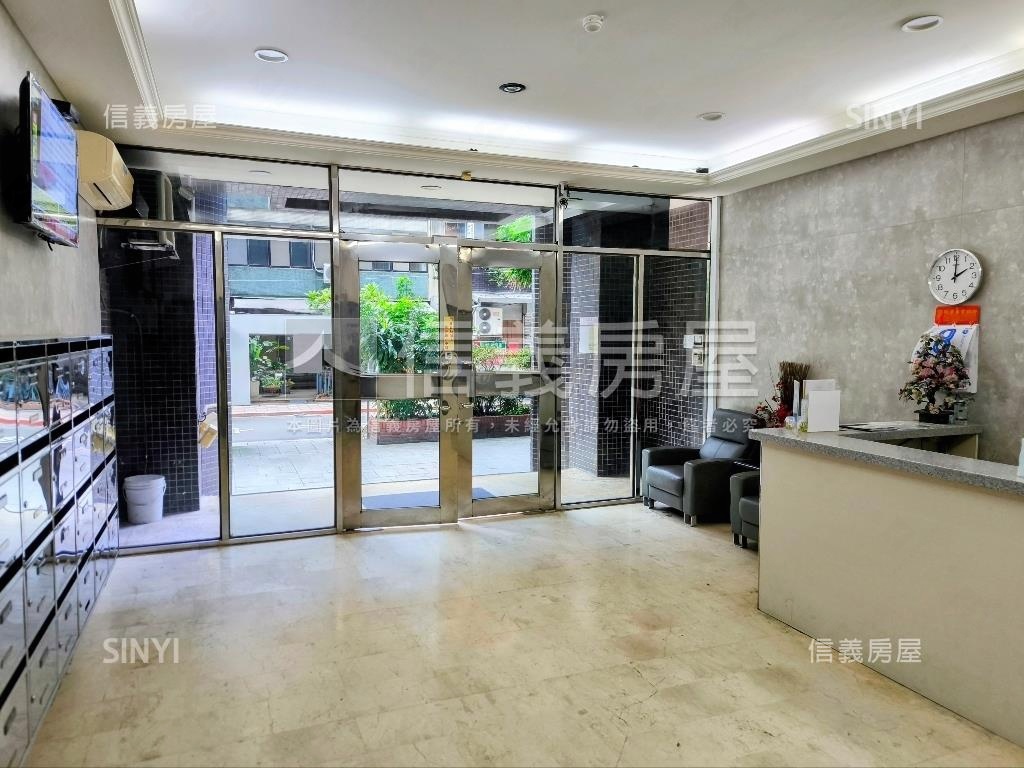 民生社區電梯遠眺陽明山景房屋室內格局與周邊環境