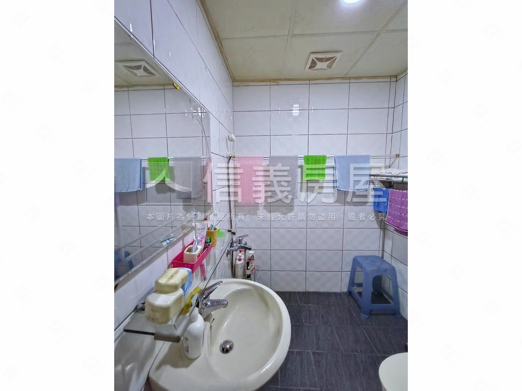專任府中捷運稀有電梯套房房屋室內格局與周邊環境