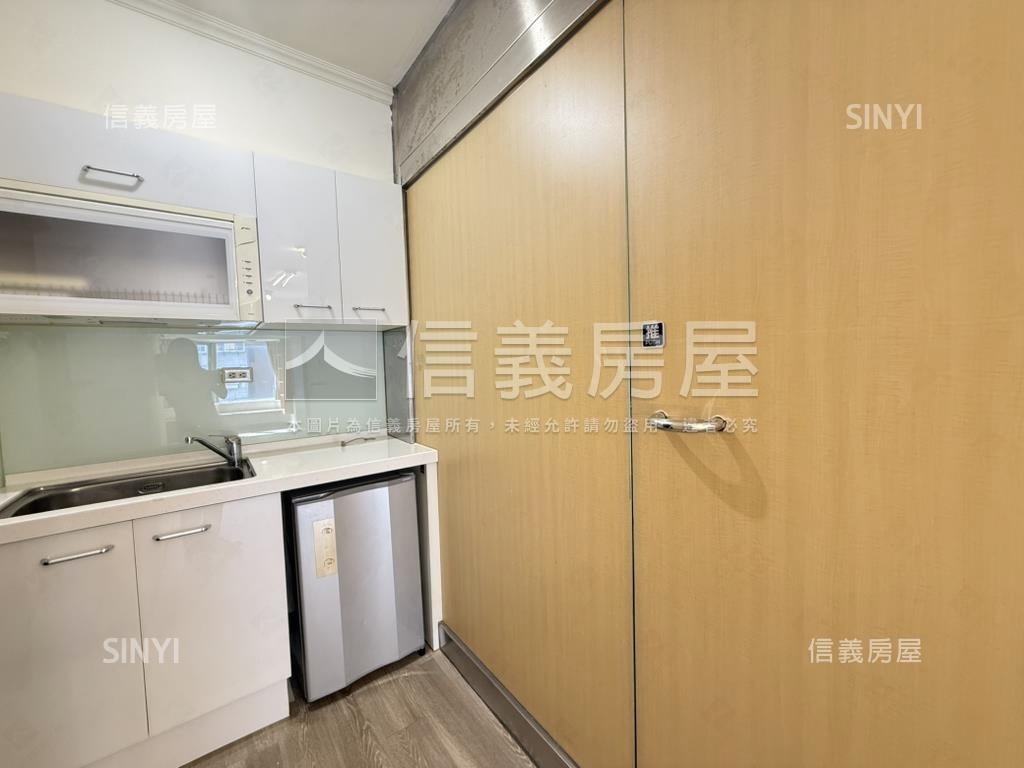 荷廈實小學區邊間兩面採光房屋室內格局與周邊環境