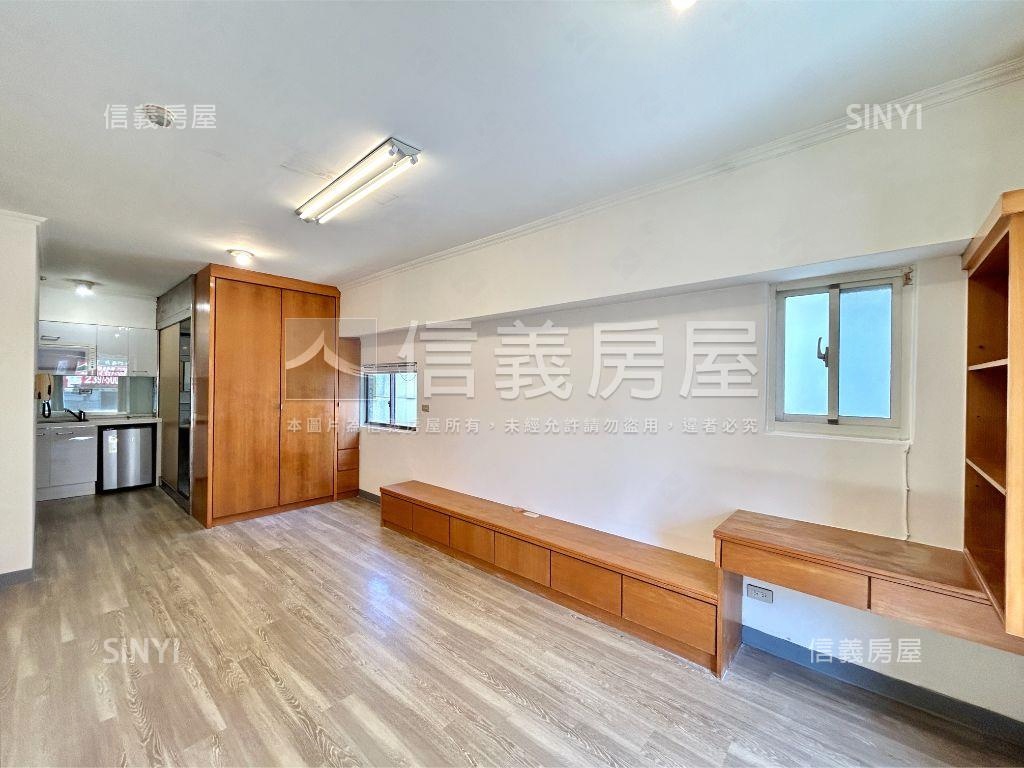 荷廈實小學區邊間兩面採光房屋室內格局與周邊環境