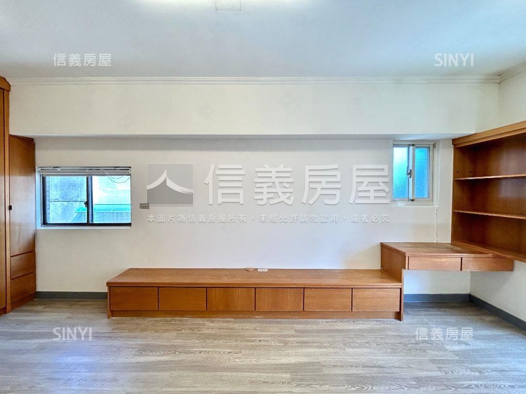 荷廈實小學區邊間兩面採光房屋室內格局與周邊環境