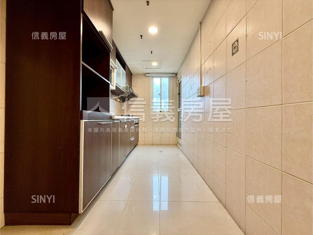 中科大三房屋況採光一級棒房屋室內格局與周邊環境