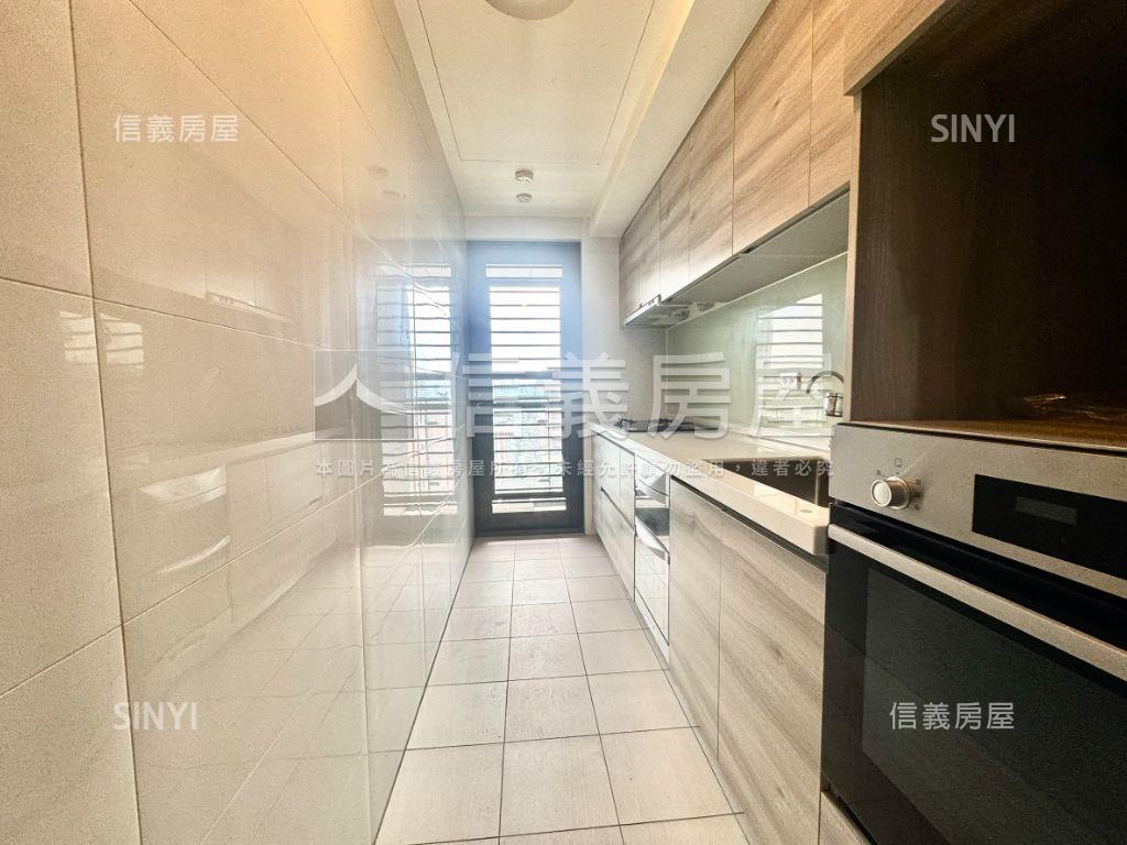 觀瀾河景三房坡平車位房屋室內格局與周邊環境