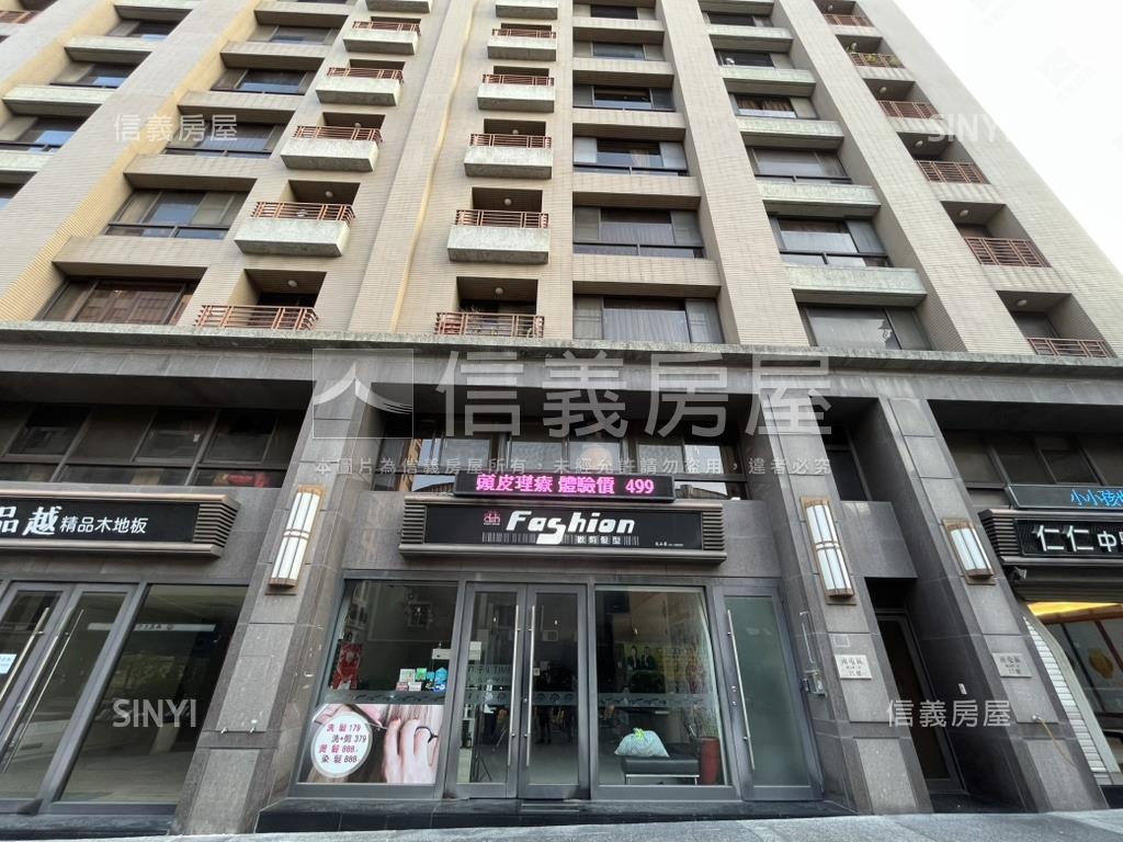新接近交流道稀有黃金店面房屋室內格局與周邊環境