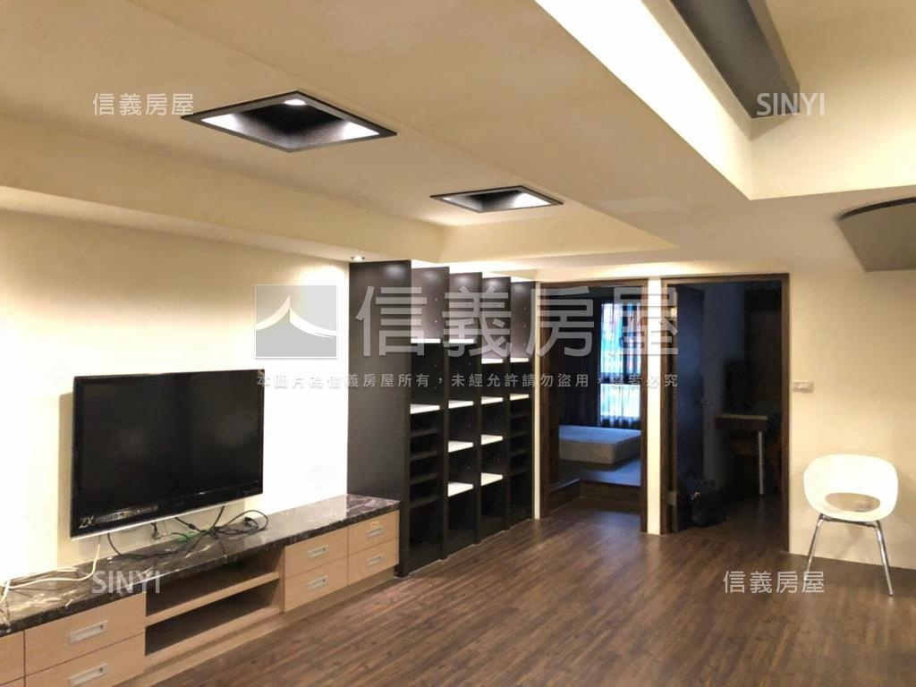 新接近交流道稀有黃金店面房屋室內格局與周邊環境