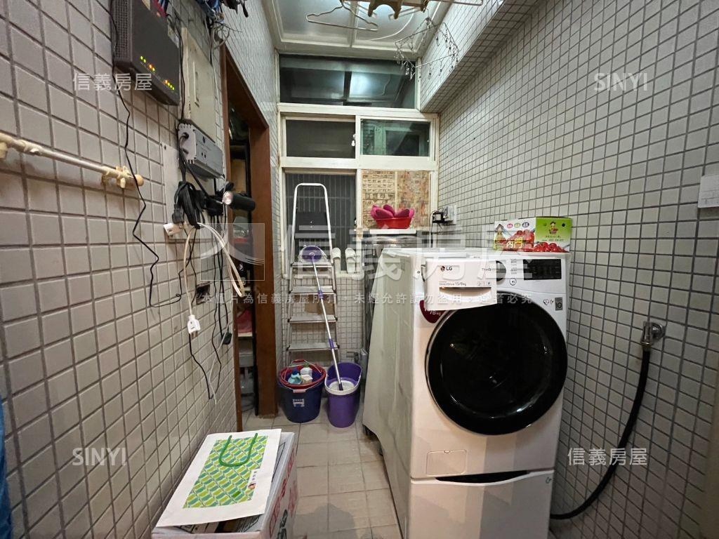 國會山莊庭院豪邸房屋室內格局與周邊環境