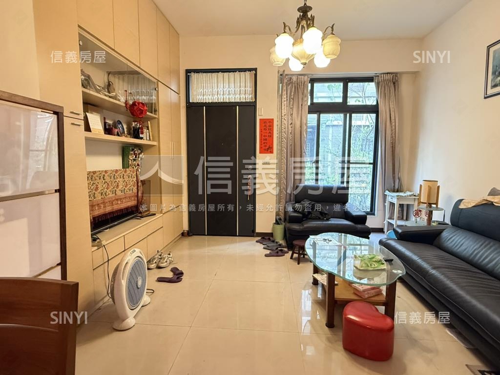 領袖天悅。中國醫雙車別墅房屋室內格局與周邊環境