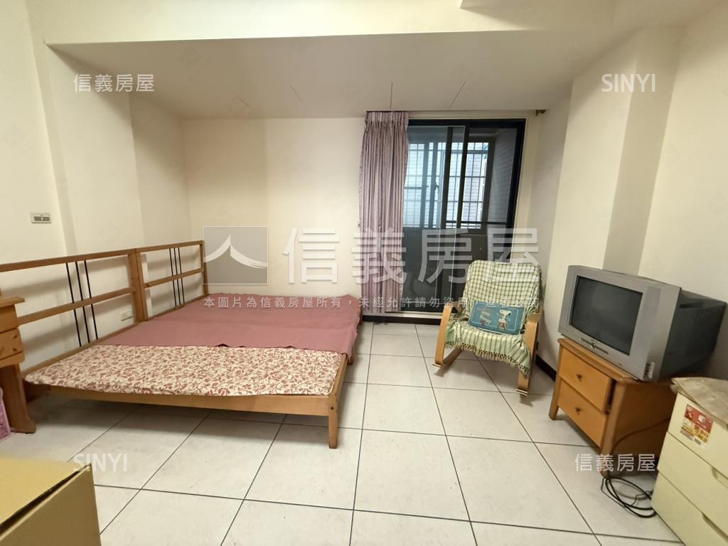 領袖天悅。中國醫雙車別墅房屋室內格局與周邊環境