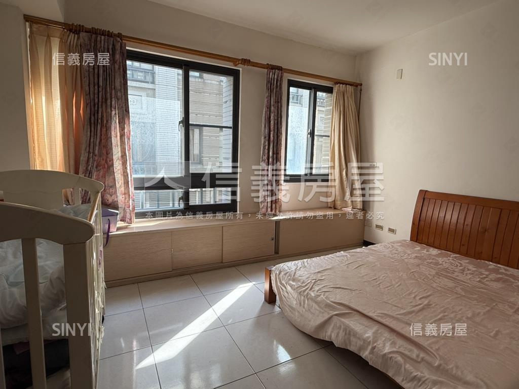 領袖天悅。中國醫雙車別墅房屋室內格局與周邊環境