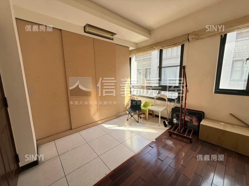 領袖天悅。中國醫雙車別墅房屋室內格局與周邊環境